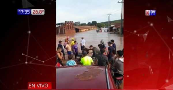 Desesperante situación en Tobatí tras desborde | Noticias Paraguay