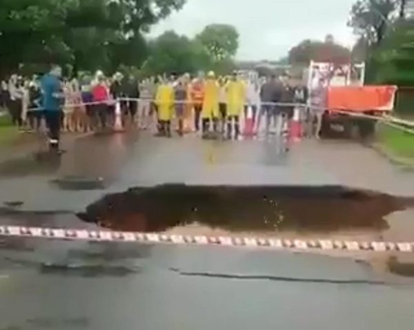 Captan impresionante desplome de un puente en Ruta PY02 de Itacurubí | Noticias Paraguay