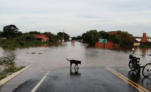HOY / Tobatí, bajo agua: arroyos desbordados, familias damnificadas y una preocupación latente