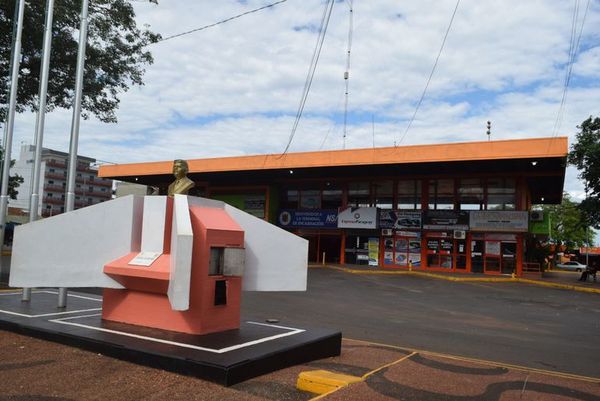 Septuagenario muere al caer en una pendiente en Terminal - Nacionales - ABC Color
