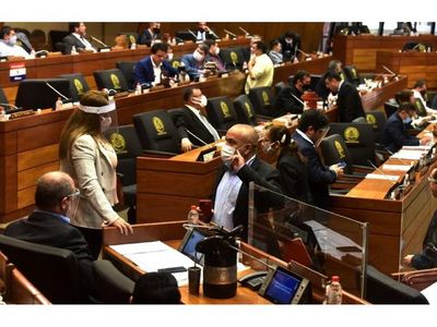 Cartismo reacciona contra juicio a Quiñónez y habla de plan opositor