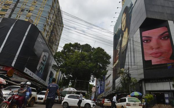 El duro reto es superar la grave crisis comercial - 64° aniversario Ciudad del Este - ABC Color