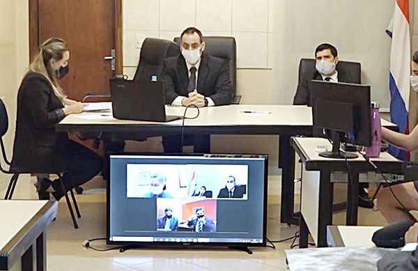Chicanas de exrector de la UNA y la “comepapeles” dilatan juicio oral - Nacionales - ABC Color
