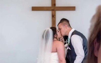 Crónica / Se casó con el novio de la yiyi de su ména
