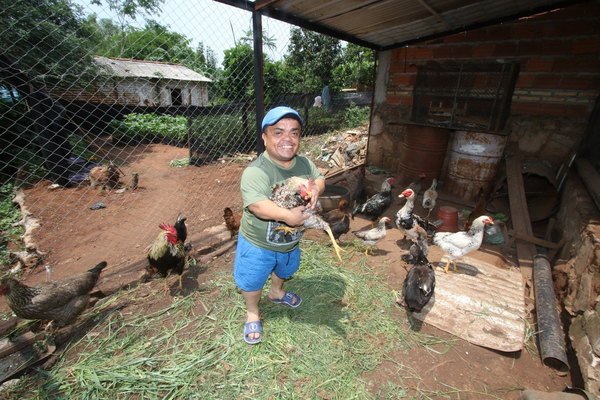 Crónica / EL DR. LOVE: “No crean más que yo como gallinas ajenas”