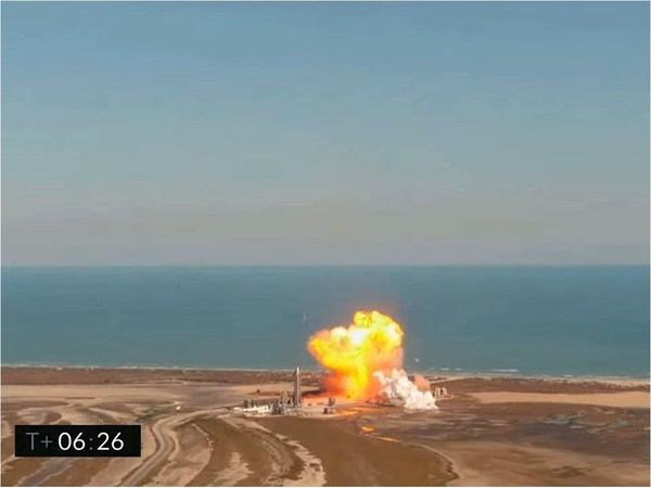 Prototipo de una nave de SpaceX explota durante aterrizaje de prueba