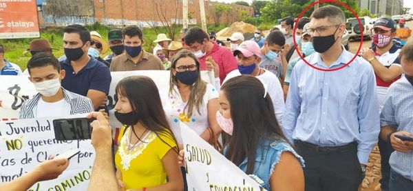 Colonos se levantan para exigir caminos de todo tiempo