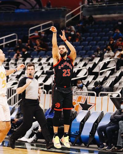 VanVleet, 54 puntos; Anthony supera a Wilkins - Básquetbol - ABC Color