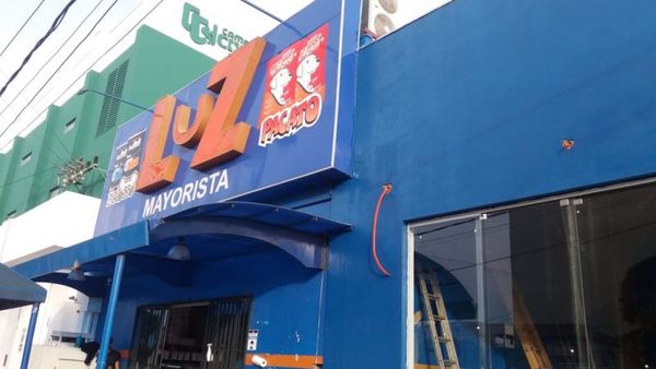 Atentaron contra conocido local comercial