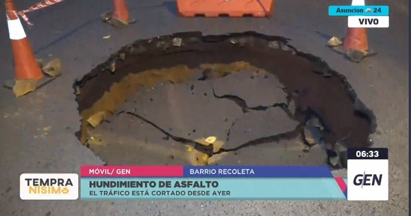 La Nación / Hundimiento de asfalto en barrio Recoleta de Asunción