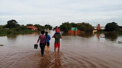Diluvio: rescates "de película" y muchos negocios destruidos - ADN Digital