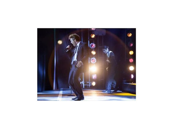 Doñas emocionadas porque vuelve la serie de Luis miguel