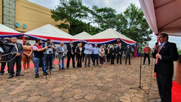 Pioneros realizan acto paralelo en el hito fundacional - ABC en el Este - ABC Color