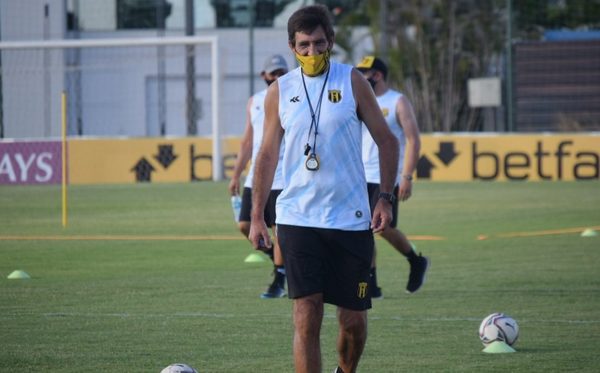 Guaraní cede nuevamente a Gustavo Navarro