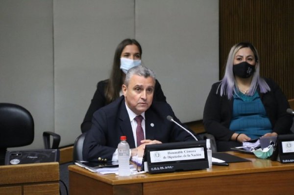 Juan Ernesto Villamayor se salva de la censura por un voto