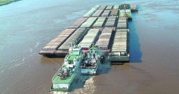 La Nación / Crecida del río incentiva a la economía por gran dependencia de la navegabilidad