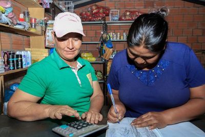 Almacenes de consumo son una salida solidaria para una comunidad indígena
