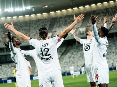 El Lille se afianza en la cima en Francia