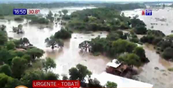 200 familias aisladas por desborde de río en Tobatí | Noticias Paraguay