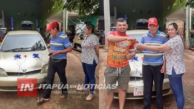 SORPRENDIÓ A SU PAPÁ REGALANDOLE UN AUTOMÓVIL