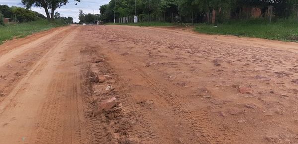 En Ñeembucú claman por mantenimiento de caminos - Nacionales - ABC Color