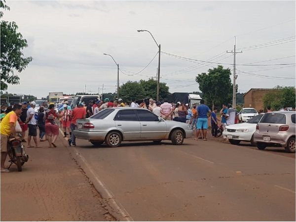 Familias afectadas por inundación se manifiestan en San José de los Arroyos