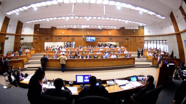 Mesa Directiva y líderes de bancada de Diputados elegirán representantes para la Comisión de Revisión