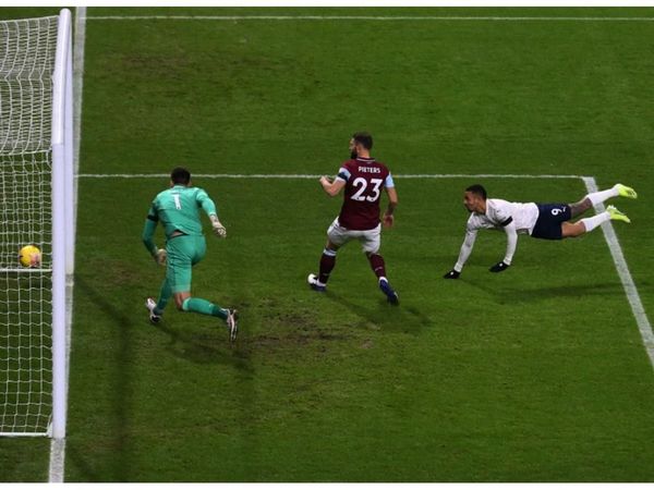 City sigue liderando y West Ham no para