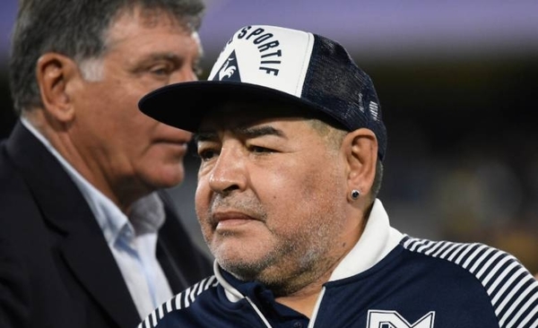 HOY / Entorno de Maradona le suministraba alcohol y marihuana, según nuevos audios