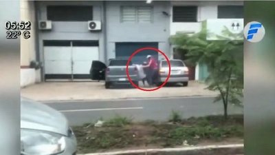 “No me robaron nada, me quisieron ingresar a su vehículo a rastras” | Noticias Paraguay
