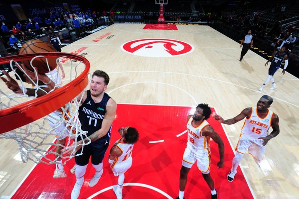 Giannis, Doncic y Embiid destacan sobremanera en la NBA
