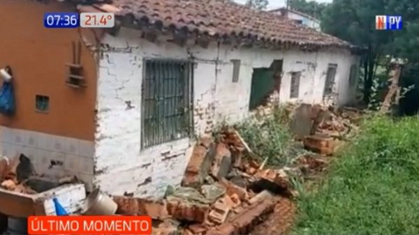 Segunda muerte tras temporal: Abuela muere por derrumbe de muralla | Noticias Paraguay