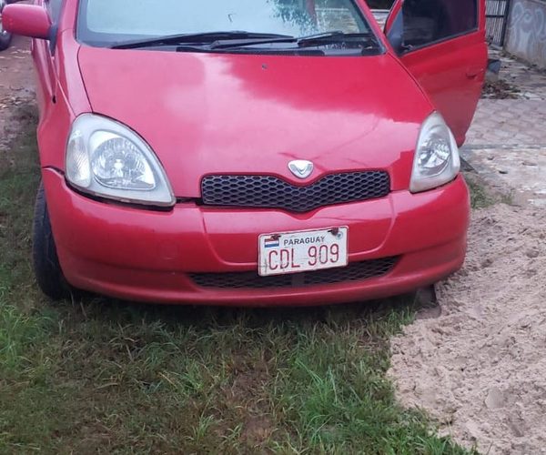 Abandonan vehículo en Minga Guazú