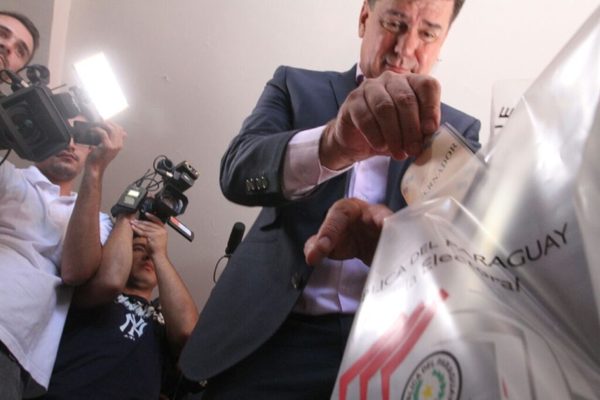 Efraín Alegre afirma ser preso político | OnLivePy