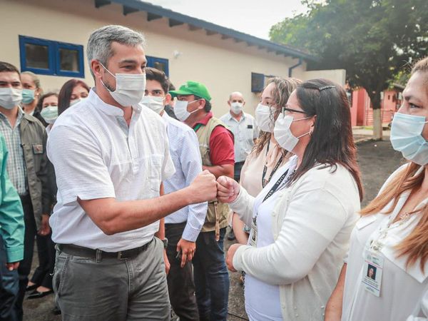 Mario Abdo califica de "ridículas" las críticas hacia Federico González