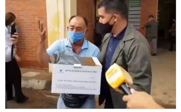 Un hombre clama ayuda para compra de medicamentos para su hermano en terapia a causa del covid-19