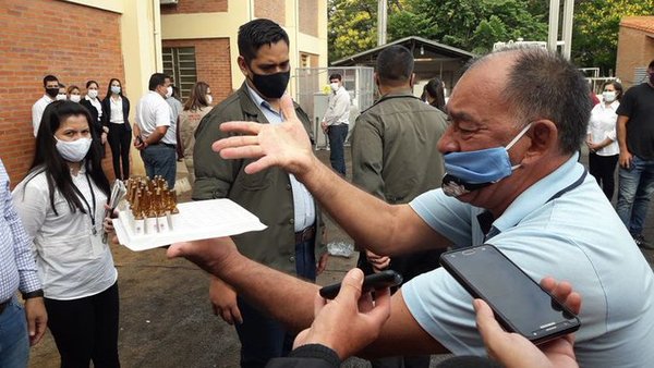Presidente Abdo recibe lluvia de críticas de legisladores de la oposición