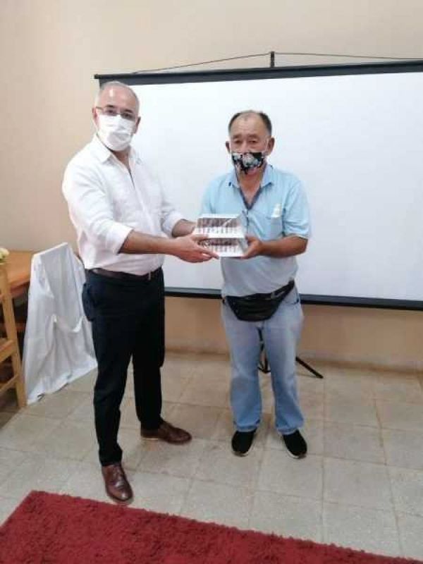 Dan remedios a don Joel y le piden que agradezca a Marito