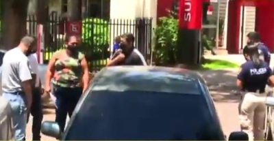 Tres policías detenidos por supuesta extorsión - Noticiero Paraguay