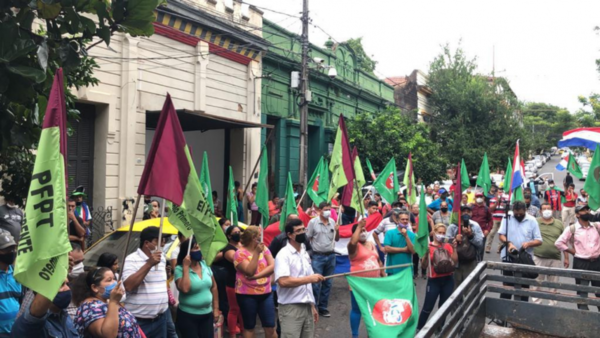 Labriegos piden salida de Quiñónez