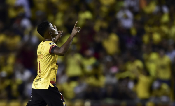 HOY / El mejor gol de la Libertadores lo hicieron a Cerro