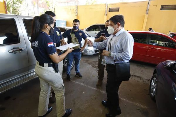 Policías imputados por seis delitos en caso de presunta extorsión y piden prisión - Nacionales - ABC Color