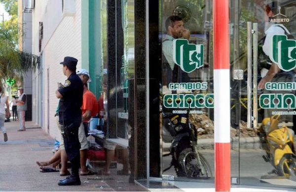 Con el cierre del 95% de las sucursales de una casa de cambios, unos 200 empleados quedarían sin empleo