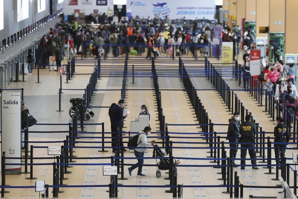 La creación de una aerolínea de bandera en Perú genera controversia y rechazo - MarketData