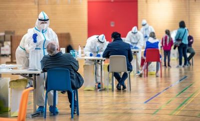Test y aislamiento, estrategia más rentable para contener la pandemia - Mundo - ABC Color