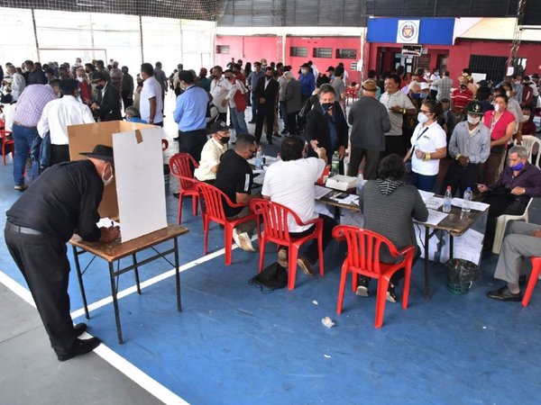 APA renueva autoridades en elecciones con alta afluencia