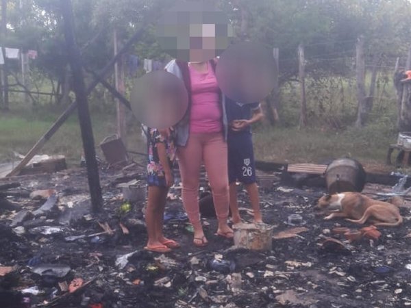 Celoso quemó casa y dejó en la calle a su esposa e hijos
