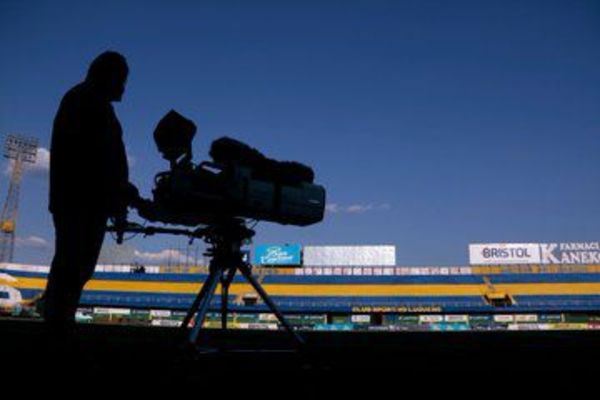 ¡El fútbol está de vuelta!: dos partidos abren el torneo Apertura - Fútbol - ABC Color