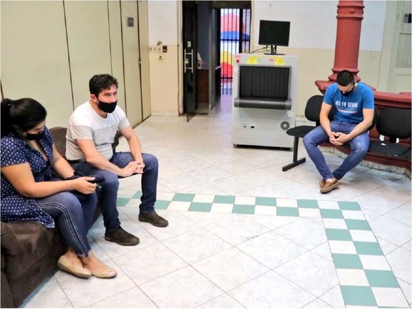 Imputan a tres policías por supuesta extorsión y privación de libertad