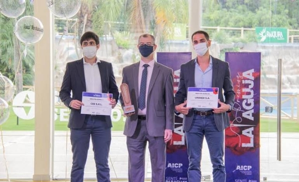 HOY / Premian a empresas destacadas en la industria textil